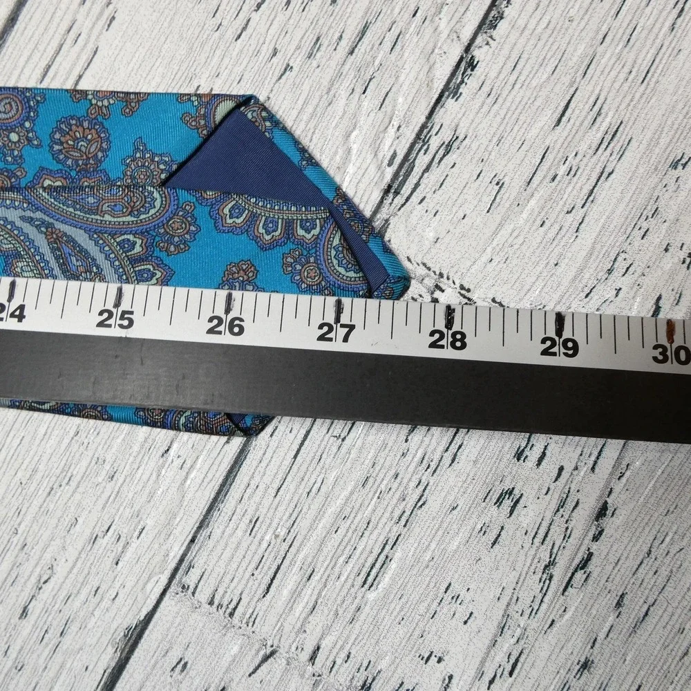 Surrey Sophisticates Tie Mens One Size Blue Paisley 100% Silk Woven Classic